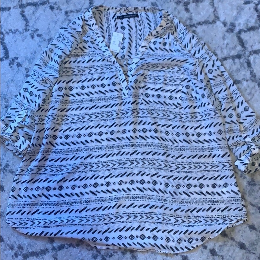 Maurices B&W pullover size 2X